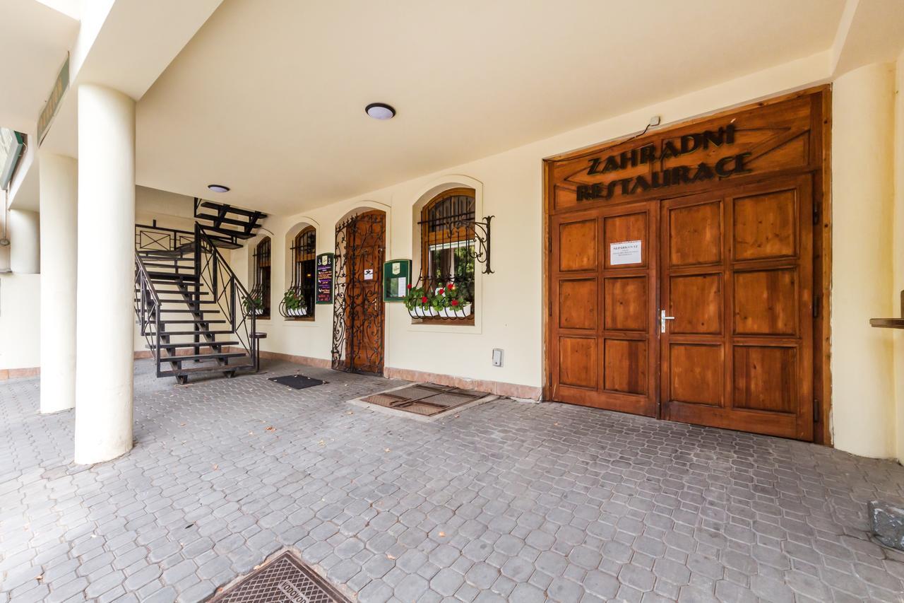 Nova Hospoda - Hotel & Restaurant Prag Exterior foto