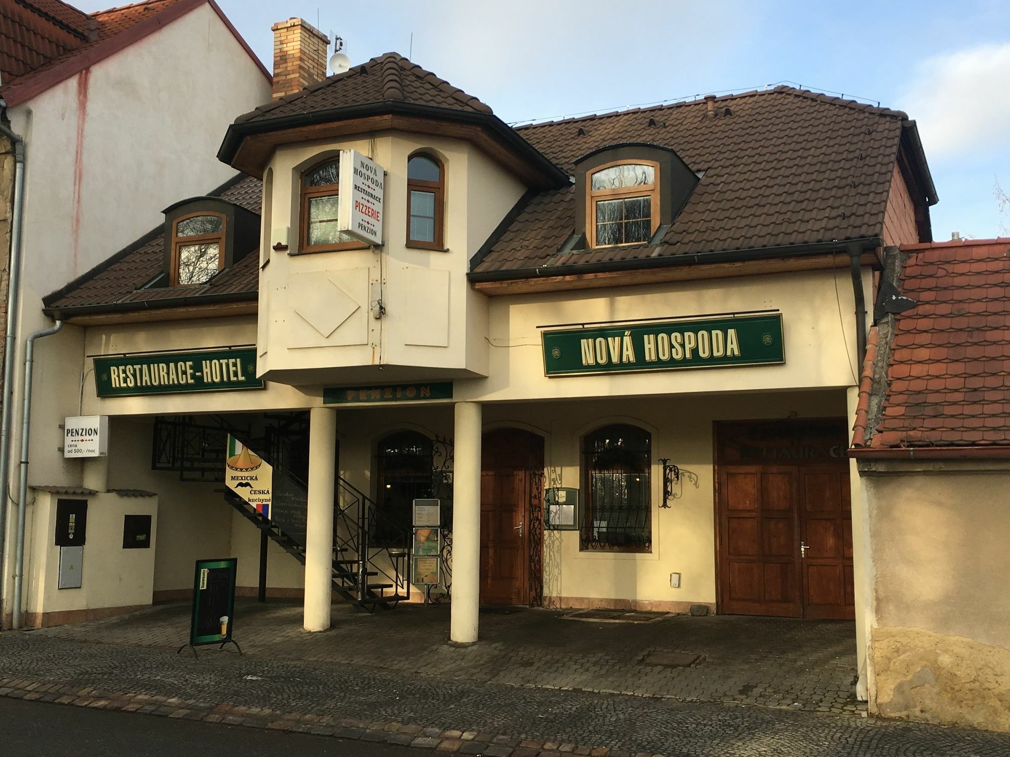 Nova Hospoda - Hotel & Restaurant Prag Exterior foto